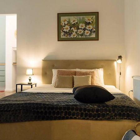 Cozy Studio Next To House Of Parliament Bukares Bagian luar foto