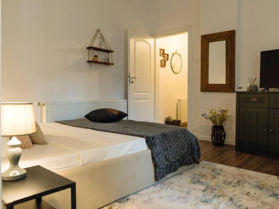 Cozy Studio Next To House Of Parliament Bukares Bagian luar foto