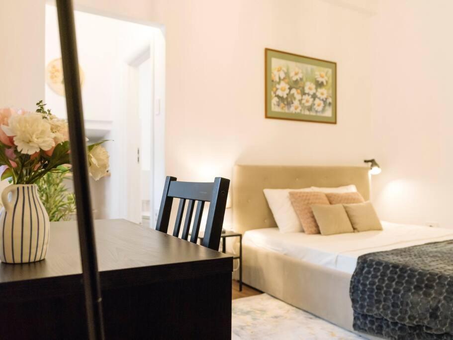 Cozy Studio Next To House Of Parliament Bukares Bagian luar foto